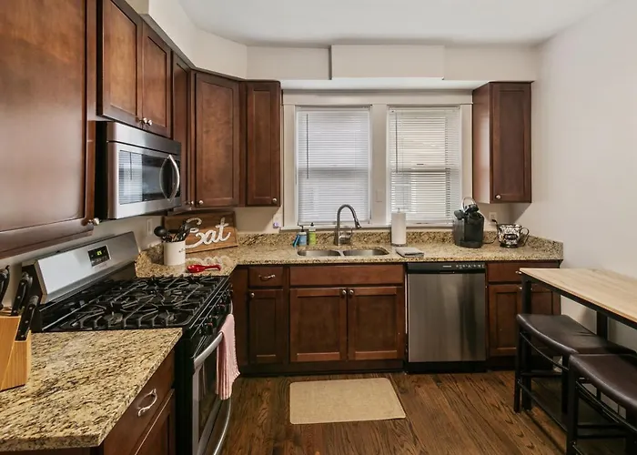 Apartment Cozy W Fireplace Near Dt And Naval Base *