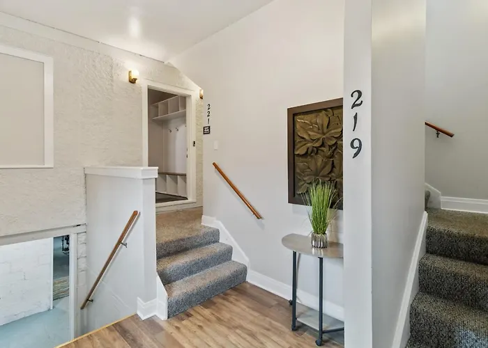 Apartment Cozy W Fireplace Near Dt And Naval Base *